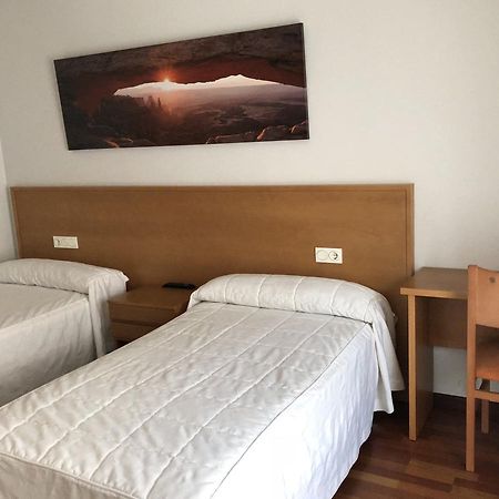 Hostal El Poligono Zamora Luaran gambar