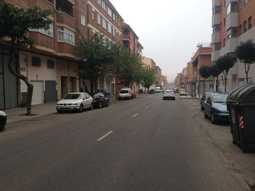 Hostal El Poligono Zamora Luaran gambar